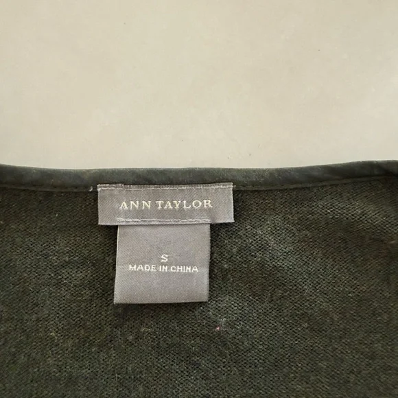 Ann Taylor Ultra Fine Merino Wool Beaded Cardigan Sz S - Picture 9 of 11